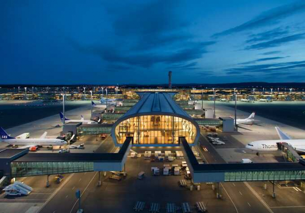 Над аэропортом Осло были замечены несколько дронов