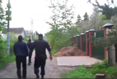 Киллер в капюшоне охотится за чиновниками